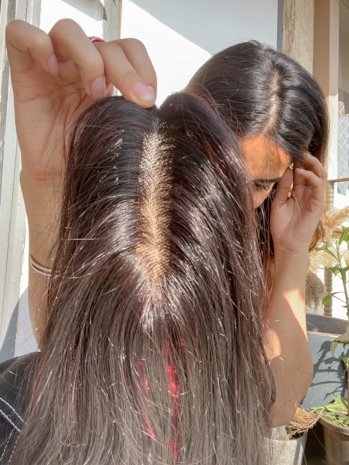 Topper de cheveux ondulé naturel pour cuir chevelu – 1,5 × 5 pouces – Base en soie –