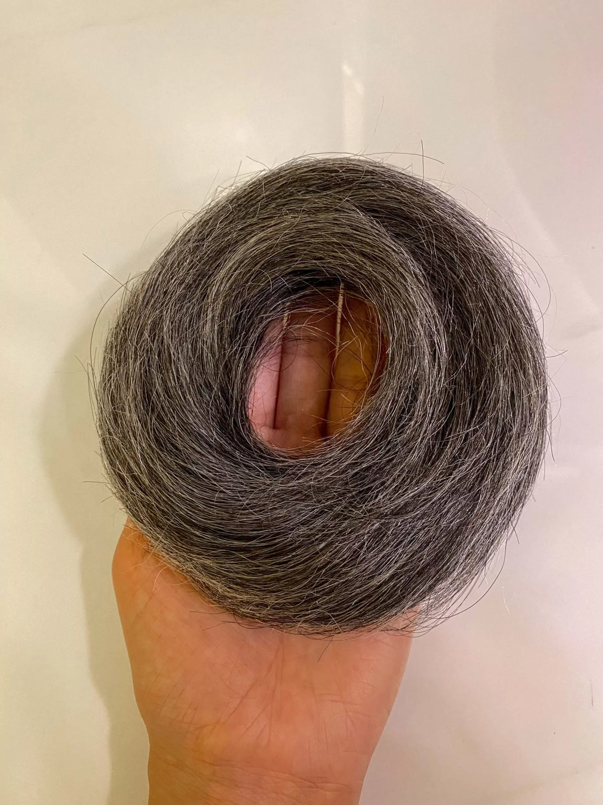 Donut Scrunchie Sel &amp; Poivre Cheveux Humains