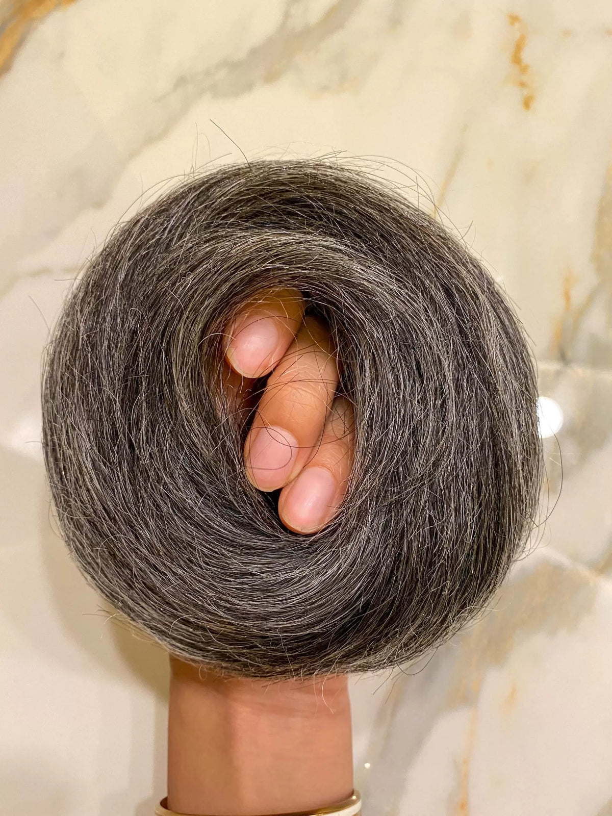 Donut Scrunchie Sel &amp; Poivre Cheveux Humains